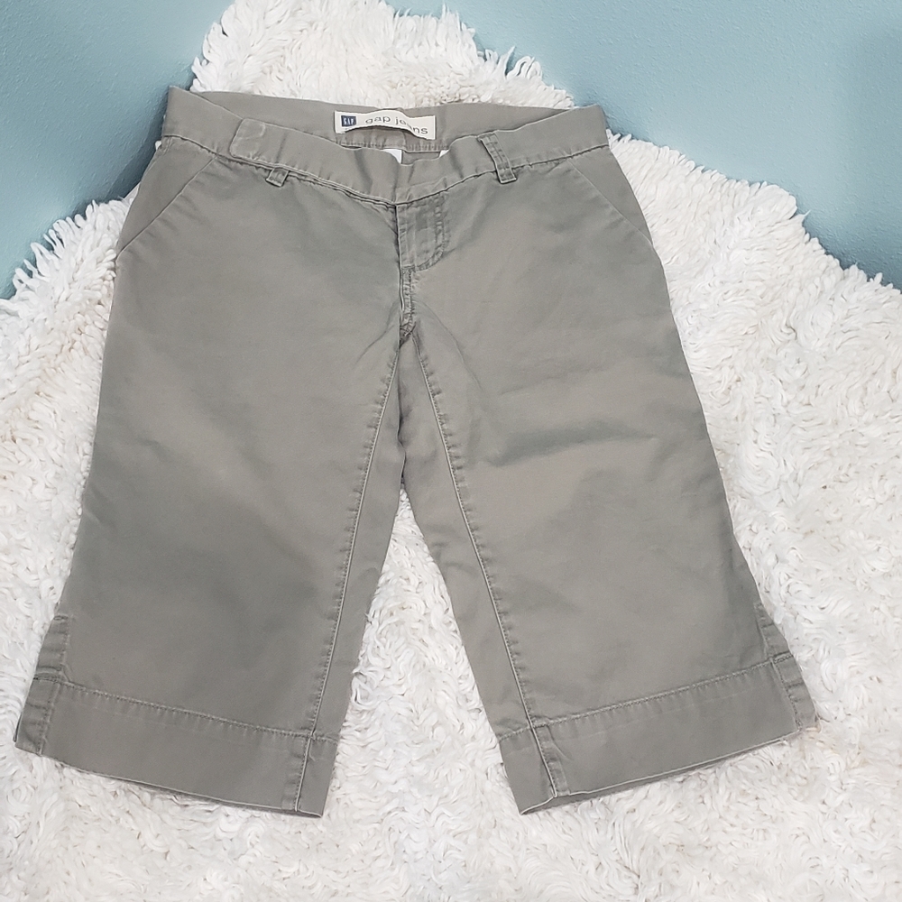 GAP Womens Khaki Bermuda Shorts, Size 2